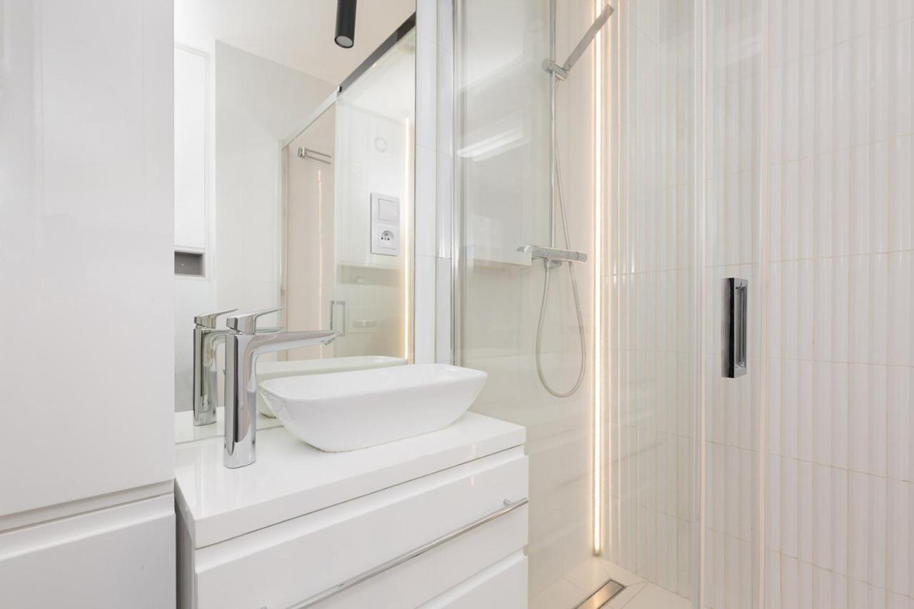 Apartament Bielany 3 Min From Metro With 5-Meals Per Day Diet Catering, Air Conditioning And Free Parking وارسو المظهر الخارجي الصورة